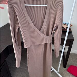 Astr Ribbed Knit Long Sleeve Dress in Tan Size L